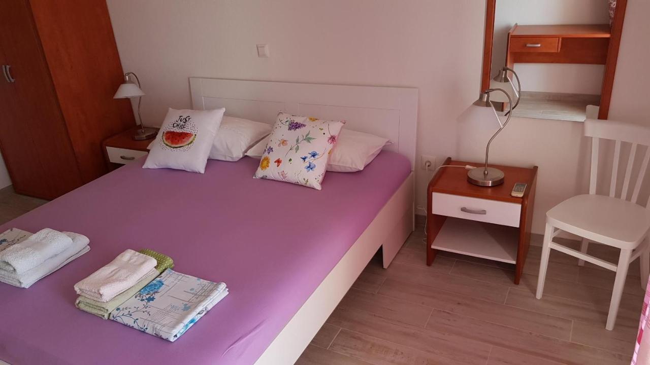 Apartments Bocin Rosso Hvar Town Exterior foto