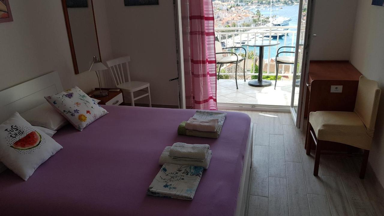 Apartments Bocin Rosso Hvar Town Exterior foto
