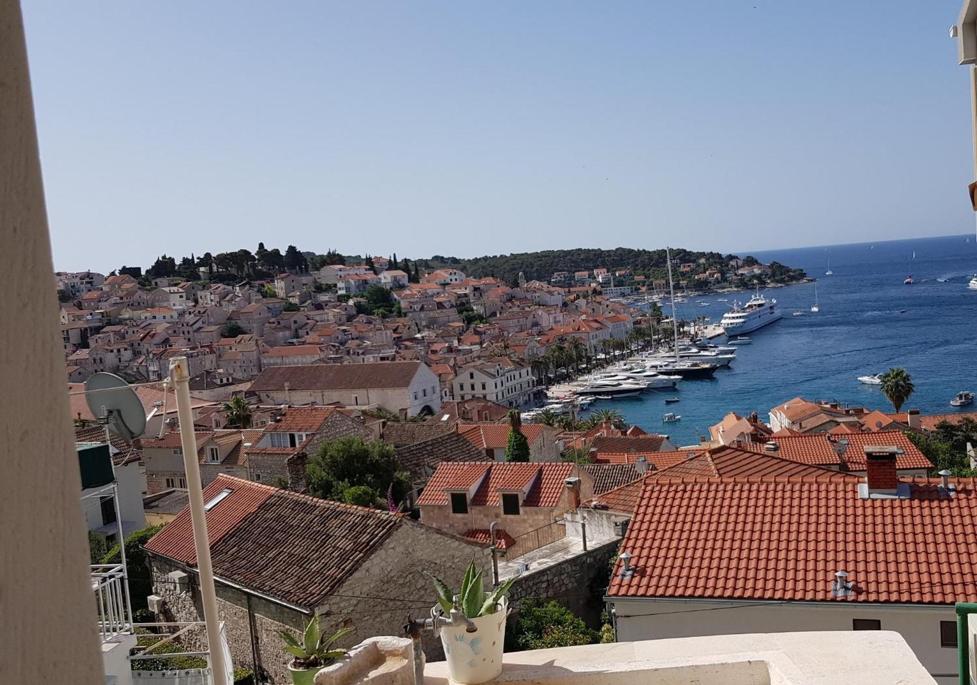 Apartments Bocin Rosso Hvar Town Exterior foto