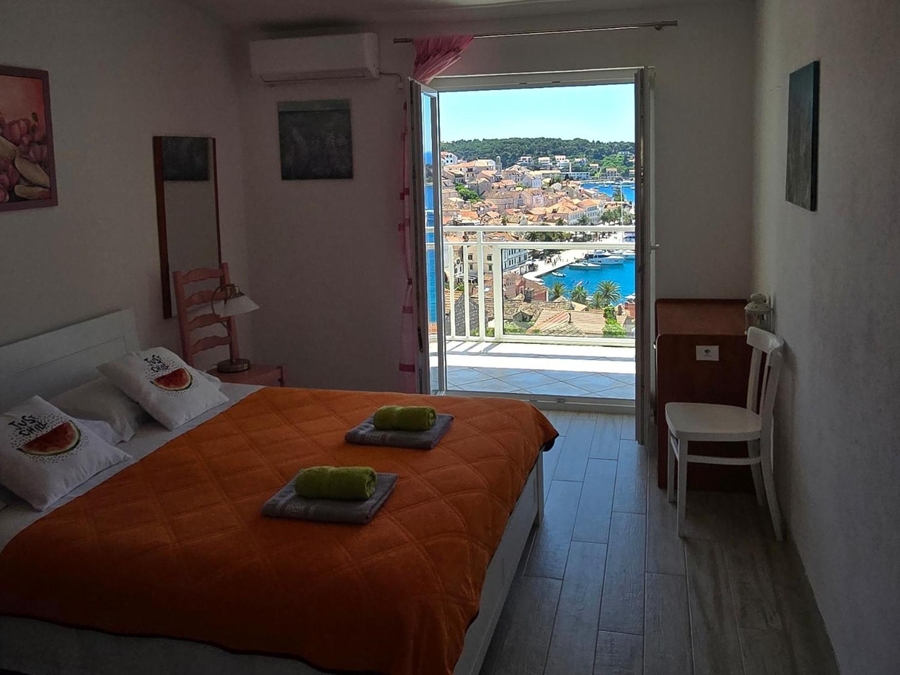 Apartments Bocin Rosso Hvar Town Cameră foto